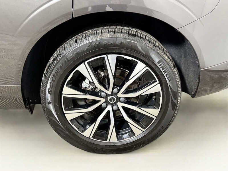 2023 Volvo XC60 B5 Plus Dark Theme