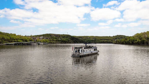 2000 FUN COUNTRY HOUSE BOAT