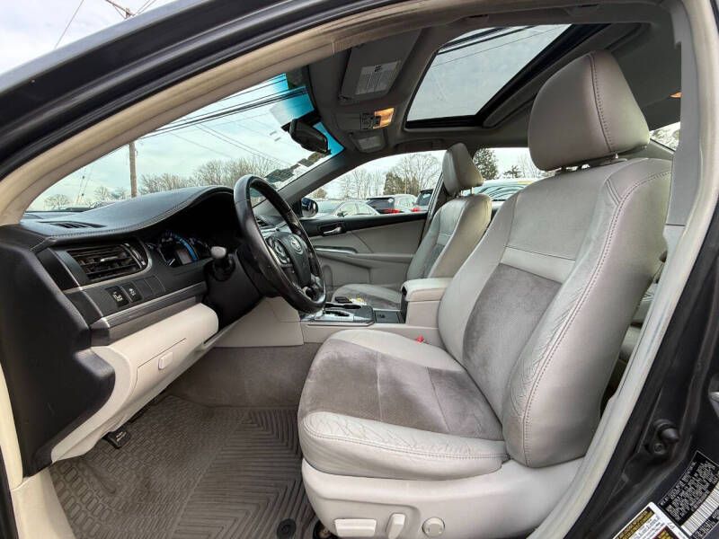2012 Toyota Camry Hybrid XLE