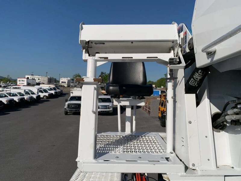 2014 Freightliner M2 106