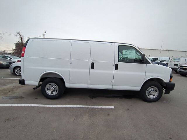 2025 Chevrolet Express 2500