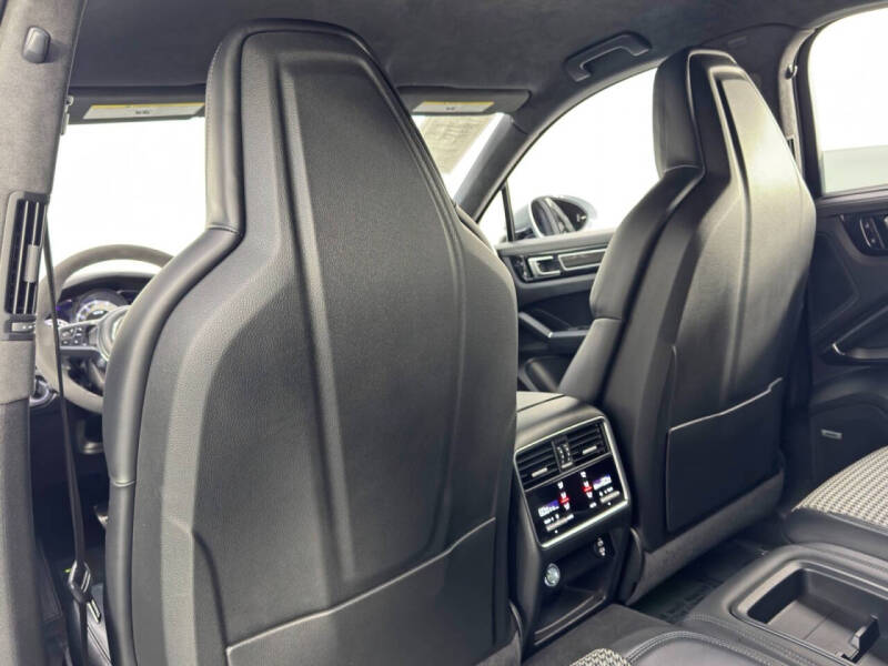 2021 Porsche Cayenne GTS Coupe