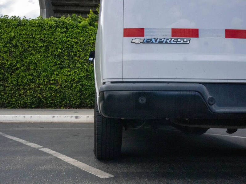 2021 Chevrolet Express 2500