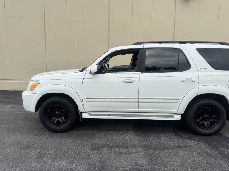 2005 Toyota Sequoia SR5