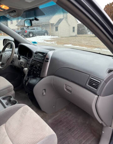 2010 Toyota Sienna LE 7-Passenger