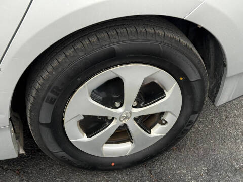 2012 Toyota Prius Two