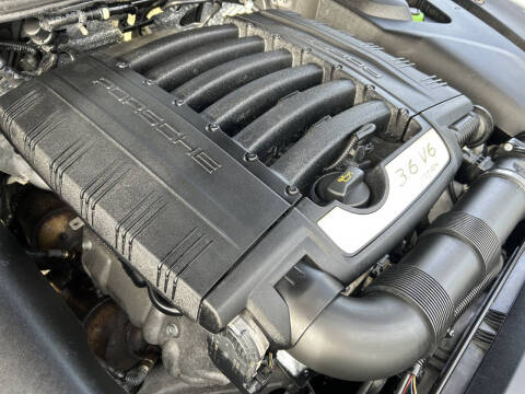 2017 Porsche Cayenne Platinum Edition