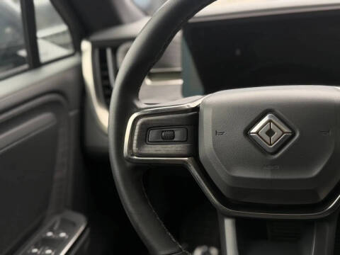 2025 Rivian R1S