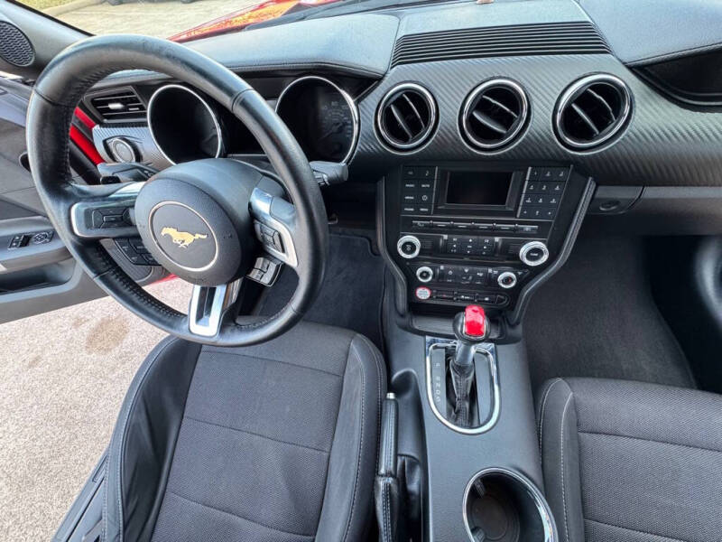 2017 Ford Mustang V6