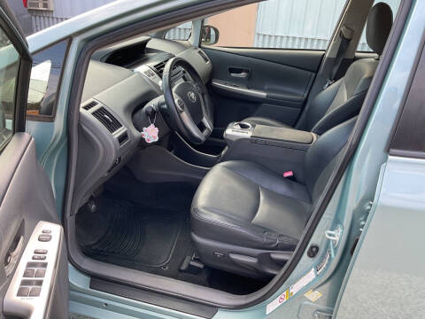 2013 Toyota Prius v Five