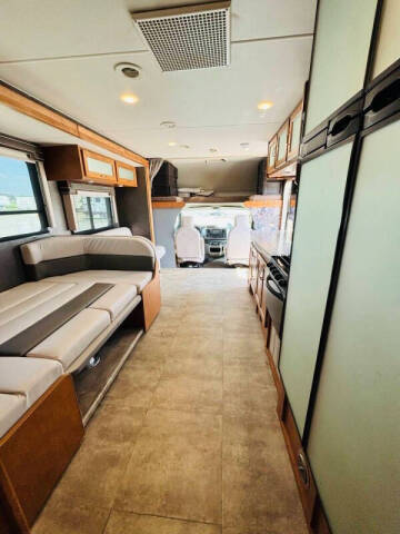 2016 Winnebago Spirit 31K