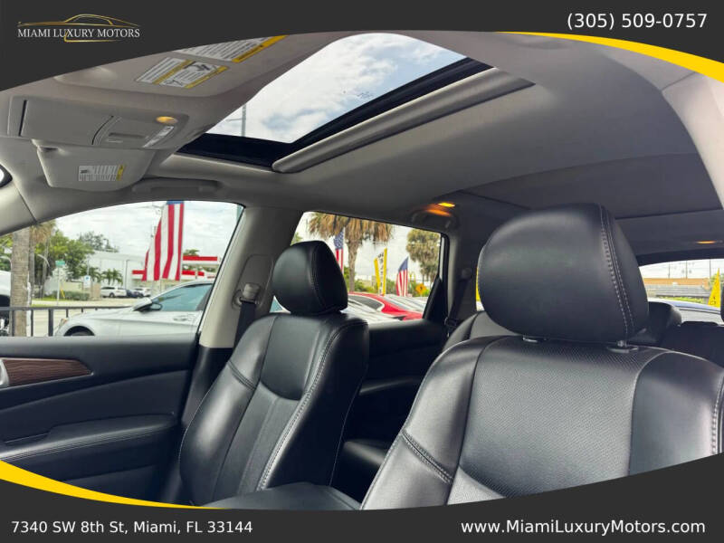 2020 Nissan Pathfinder SL