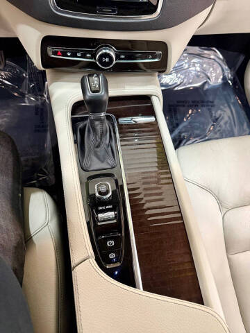 2018 Volvo XC90 T5 Momentum 7-Passenger