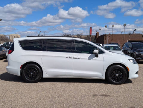 2020 Chrysler Voyager LXi