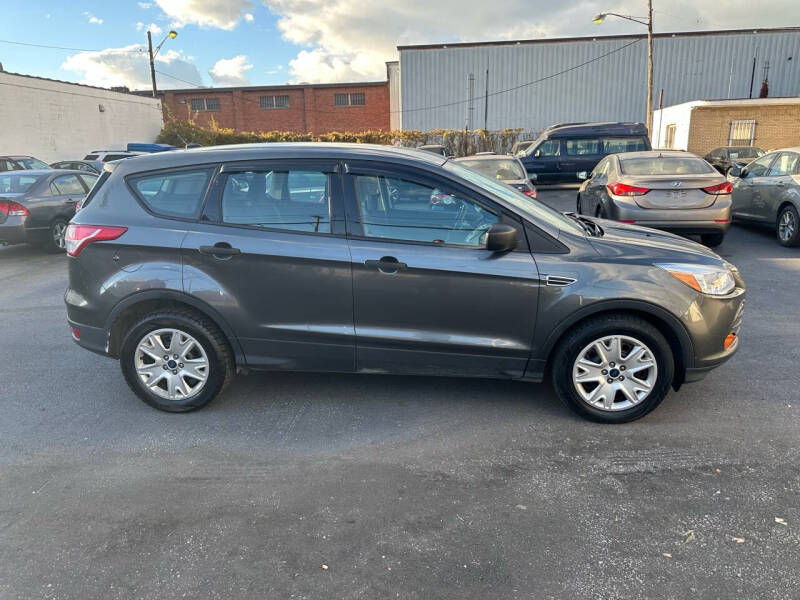 2016 Ford Escape S photo 22