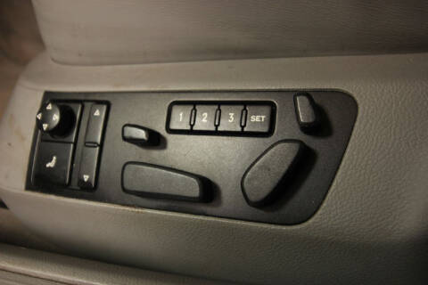 2004 Volkswagen Phaeton V8