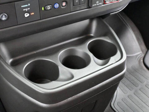 2025 Chevrolet Express LT 3500
