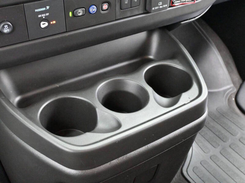 2025 Chevrolet Express LT 3500