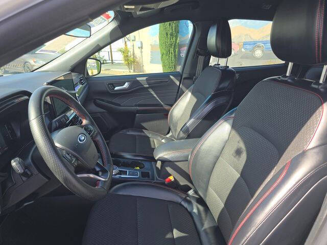 2025 Ford Escape ST-Line