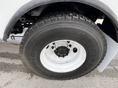 2017 Freightliner M2 106