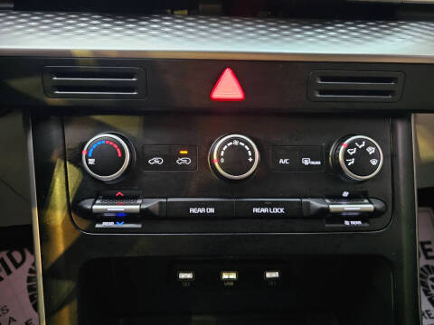 2022 Kia Carnival LX