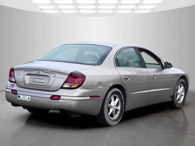 2001 Oldsmobile Aurora for sale at Used Cars Toledo in Oregon, OH