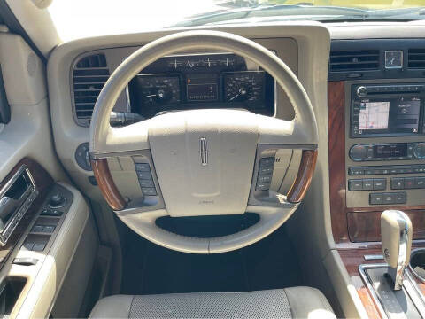 2011 Lincoln Navigator L