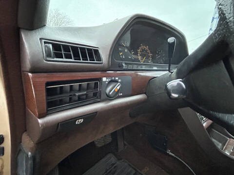 1984 Mercedes-Benz 300-Class 300 SD