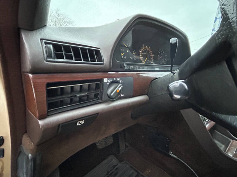 1984 Mercedes-Benz 300-Class 300 SD