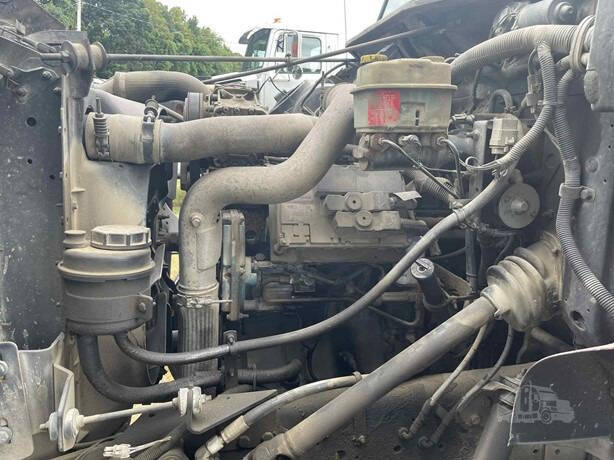 2001 International 4900