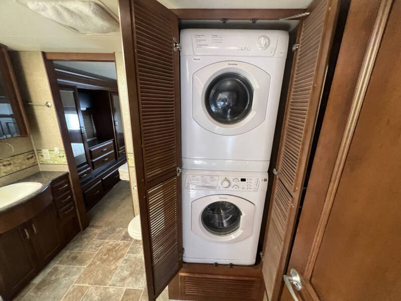 2013 Thor Motor Coach CHALLENGER 37GT