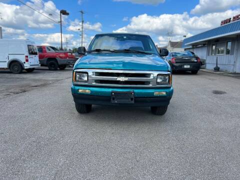 1995 Chevrolet S-10 for sale at RIDE NOW AUTO SALES INC in Medina OH