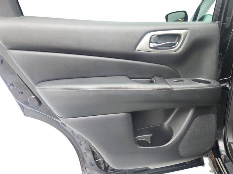 2017 Nissan Pathfinder Platinum