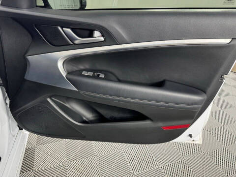 2023 Genesis G70