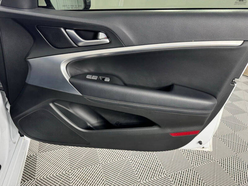 2023 Genesis G70