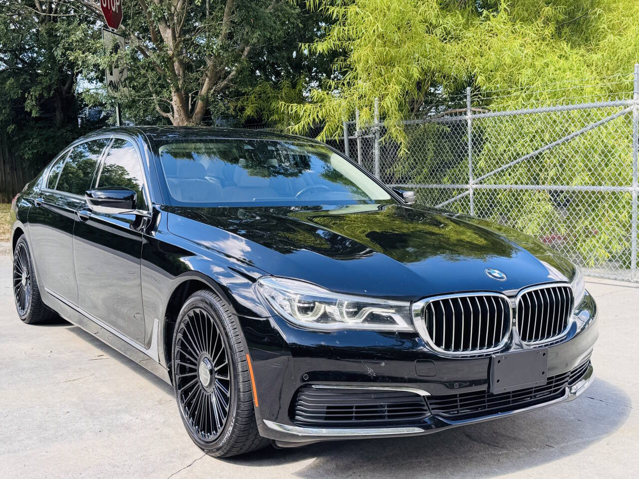 2019 BMW 7 Series 750i 4dr Sedan's photo