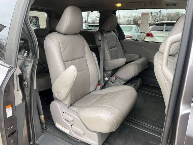 2019 Toyota Sienna XLE 8-Passenger