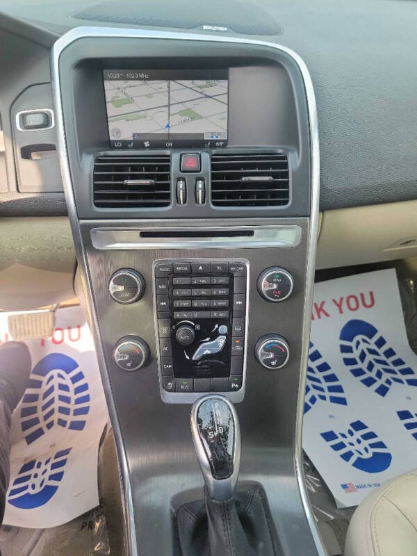 2015 Volvo XC60 T6 Platinum