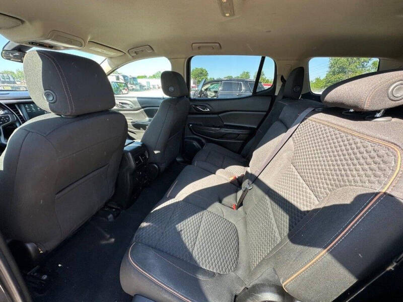 2017 GMC Acadia SLE-2