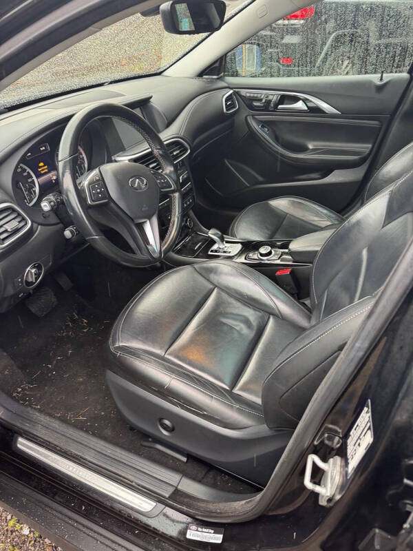 2017 Infiniti QX30 Premium