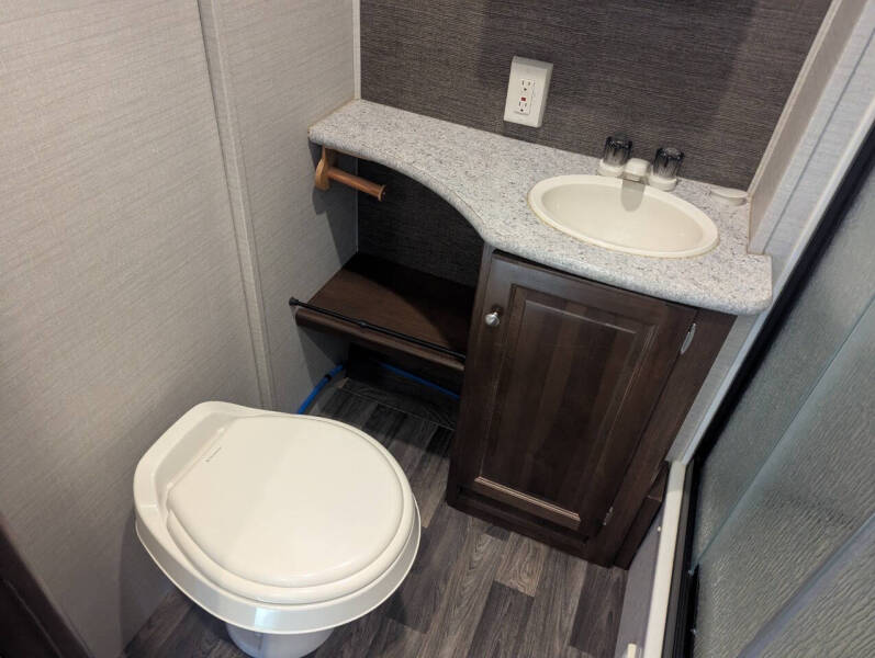 2016 Keystone RV Bullet 22RBPR / 25ft