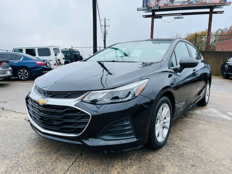 2019 Chevrolet Cruze LT photo 2