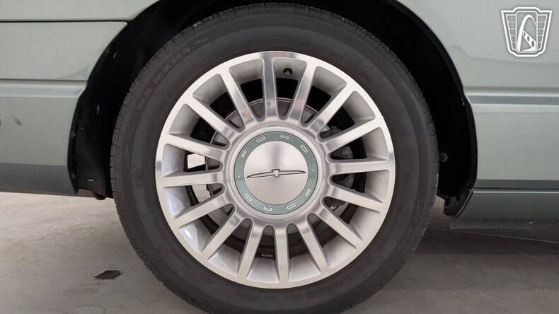 2004 Ford Thunderbird