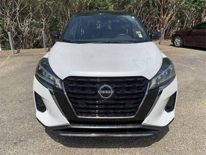 2023 Nissan Kicks SR