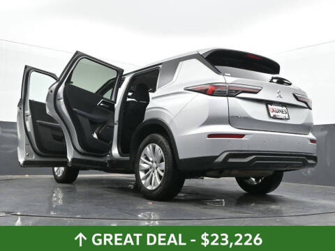 2025 Mitsubishi Outlander ES