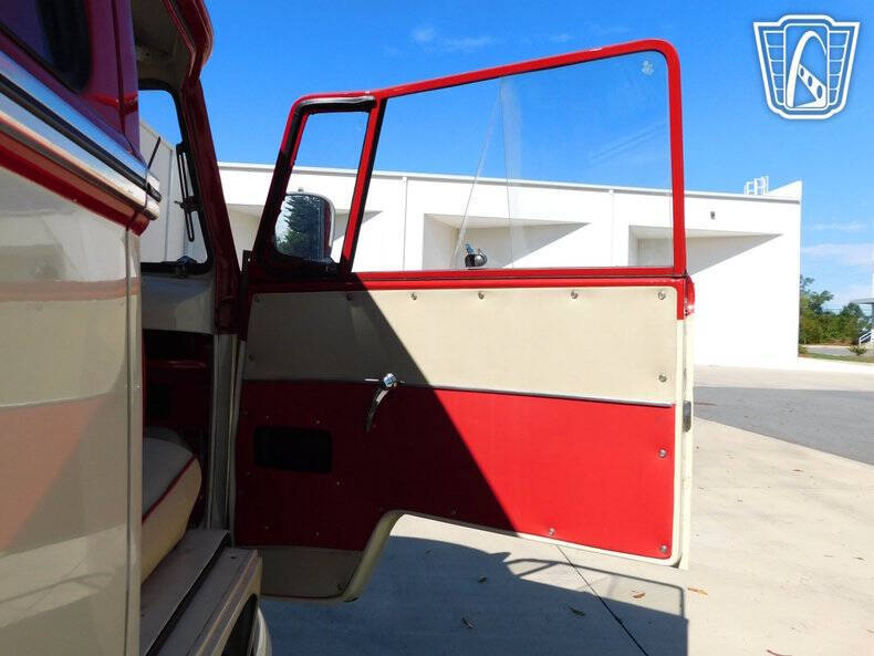 1975 Volkswagen Type 2