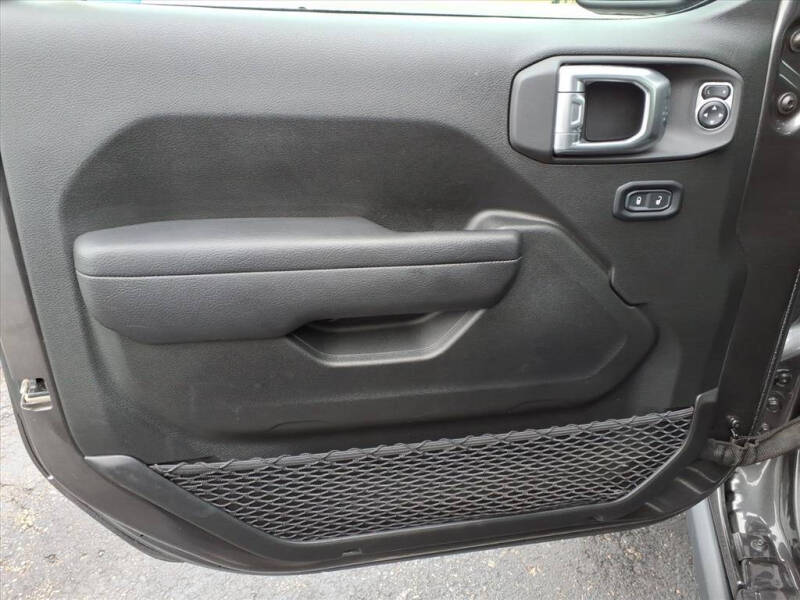 2024 Jeep Gladiator NightHawk