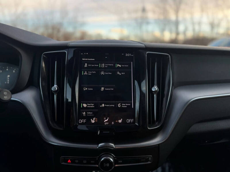 2020 Volvo XC60 T5 Momentum