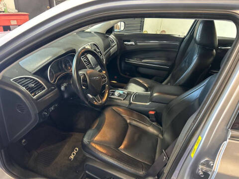 2017 Chrysler 300 Limited