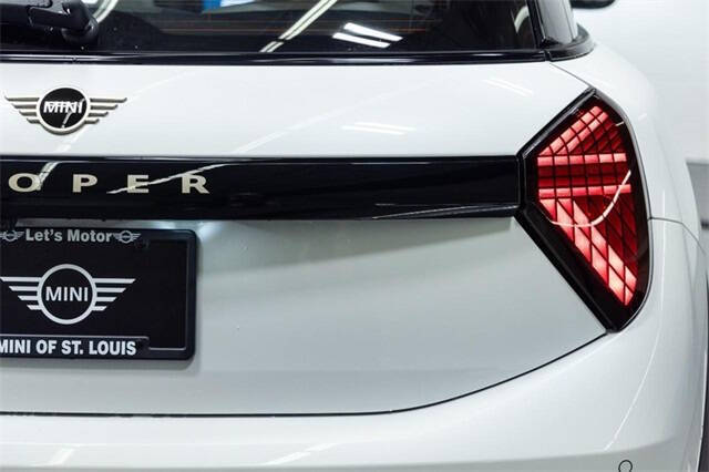 2026 MINI Hardtop 2 Door Oxford Edition